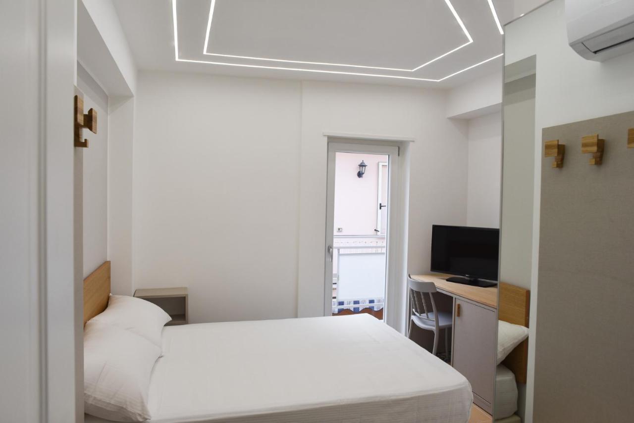לינה וארוחת בוקר קרוטונה Palazzotto 902 מראה חיצוני תמונה